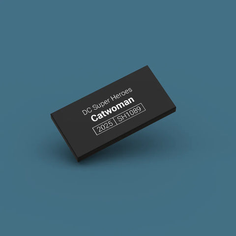 Black ID tag for LEGO minifigure Catwoman sh1089